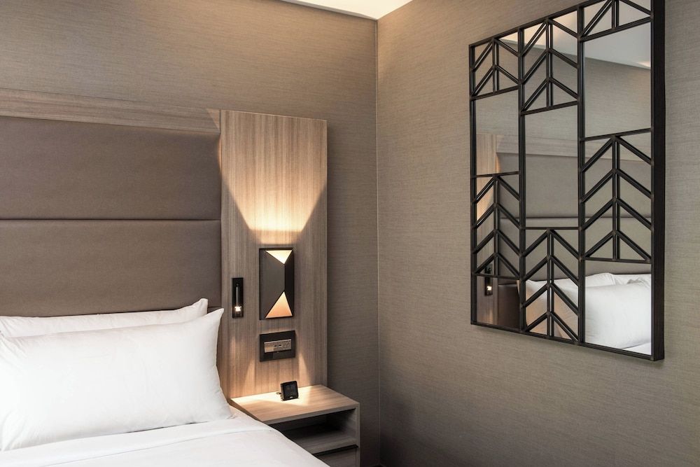 undefined AC Hotel by Marriott Boston Cleveland Circle 8