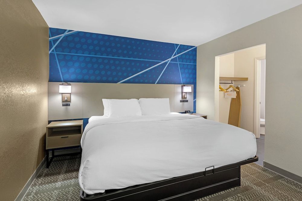 Suite, 1 King Bed with Sofa bed, Non Smoking (Upgrade)