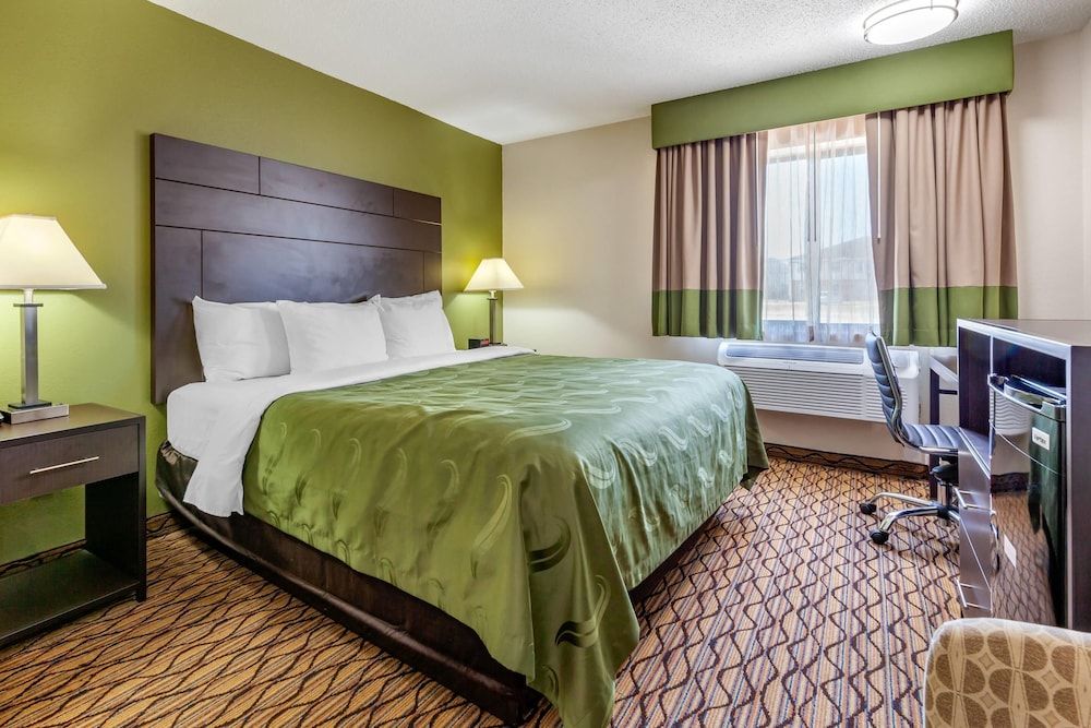 Standard Room, 1 King Bed, Non Smoking