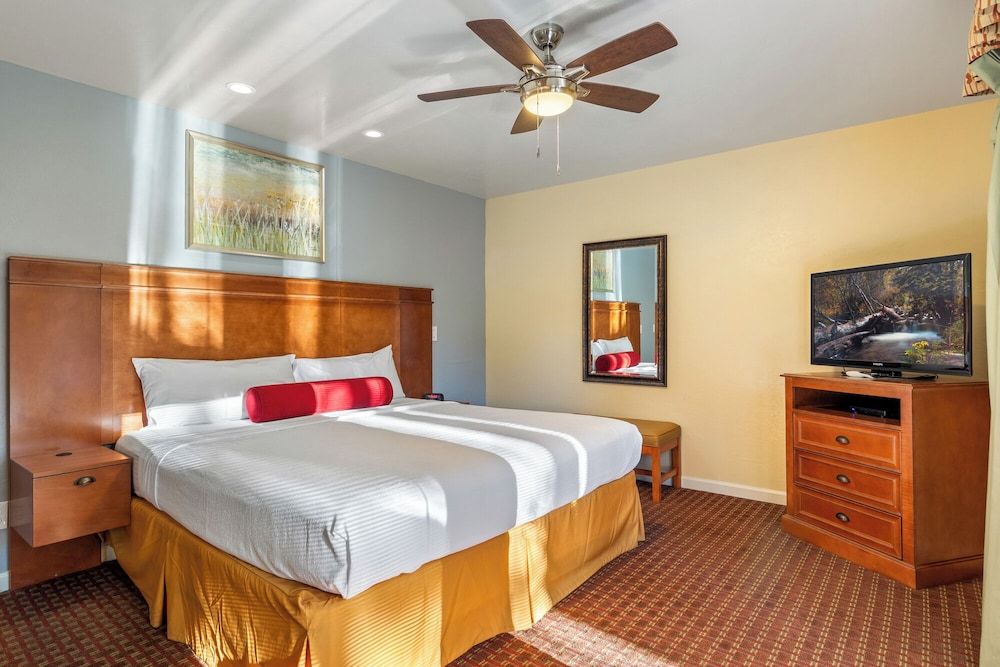 Apartment, 1 Bedroom (Pine - Santa Fe)