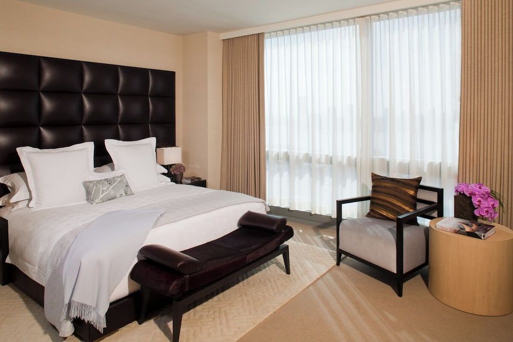 The Dominick Room, 1 King Bed, Mobility Accessible (Hudson Square) 2