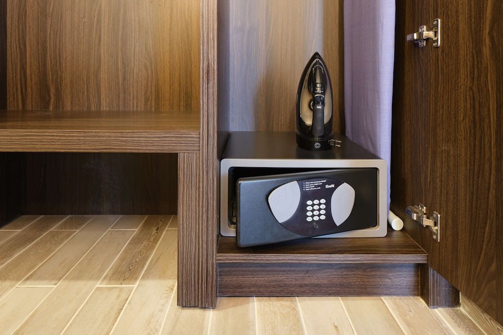 OUTRIGGER Waikiki Beachcomber Hotel Room, 2 Double Beds, Mobility Accessible, View (Waikiki View) 7