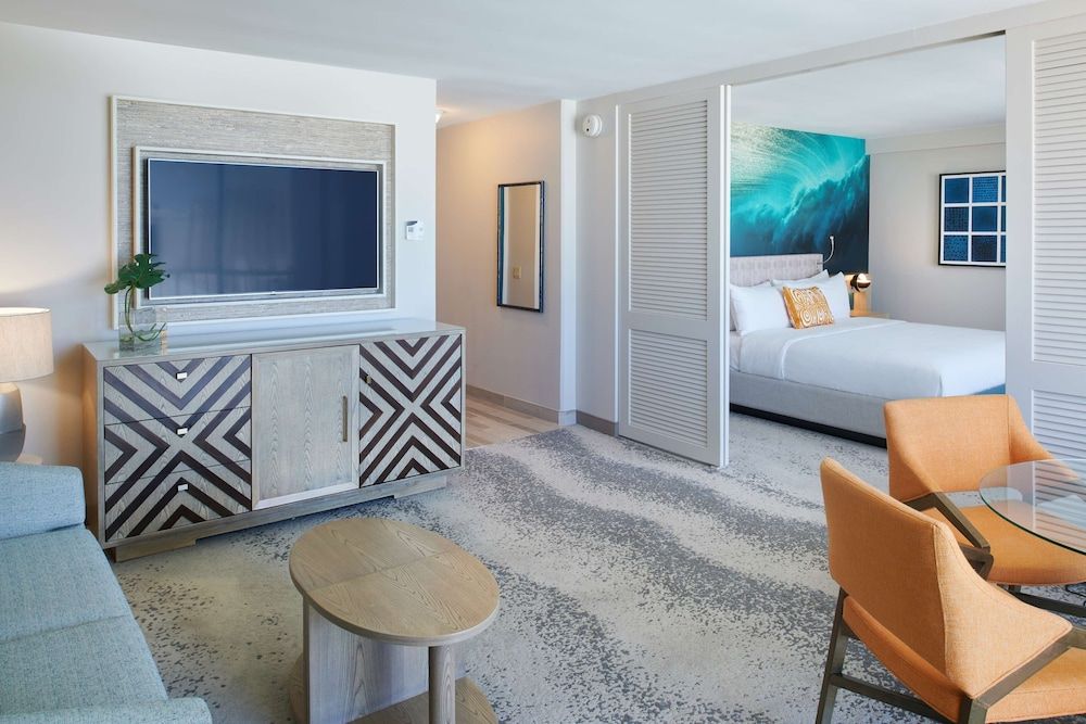 Suite, 1 Bedroom, Ocean View (1 King Bed)