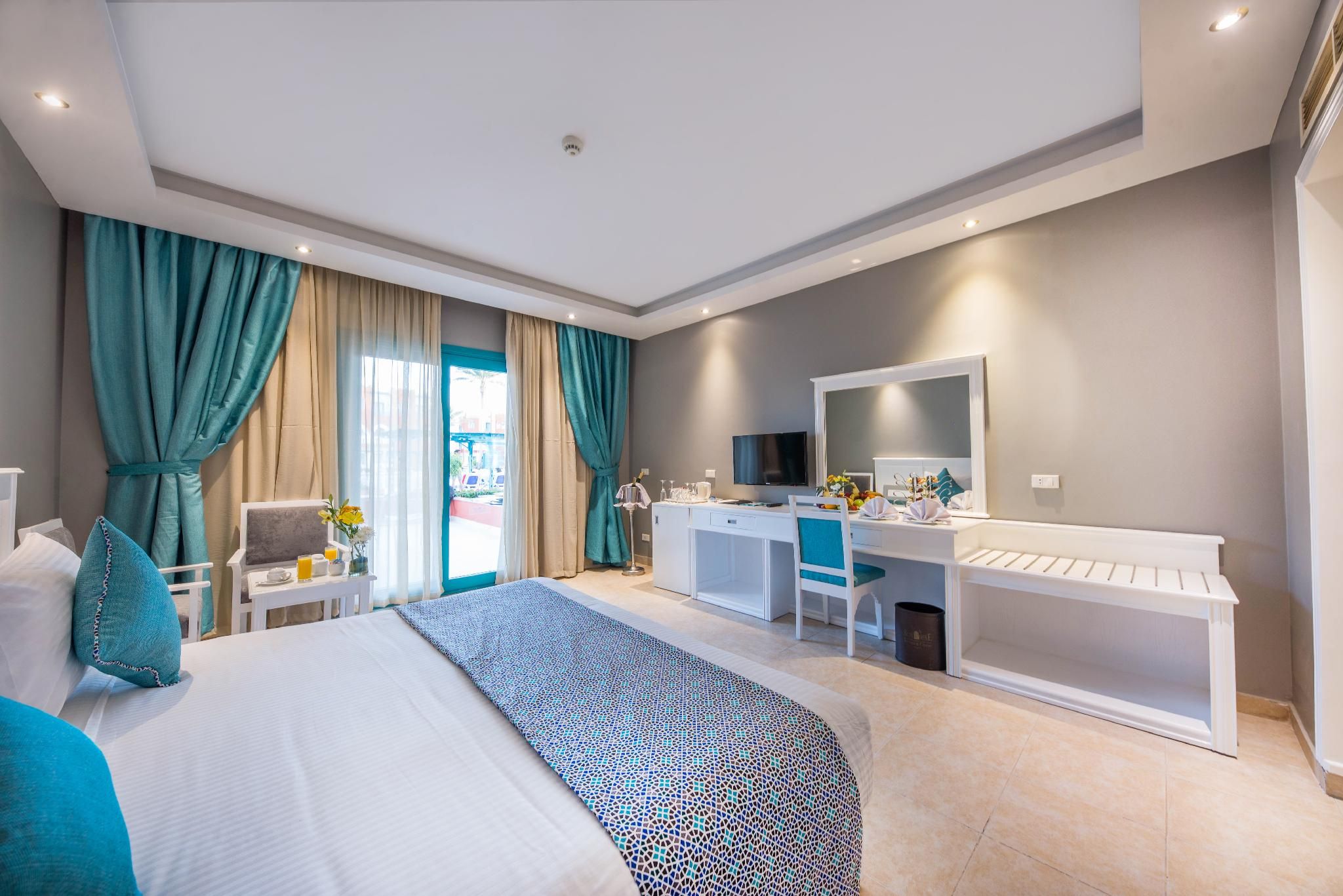Superior Pool View Room