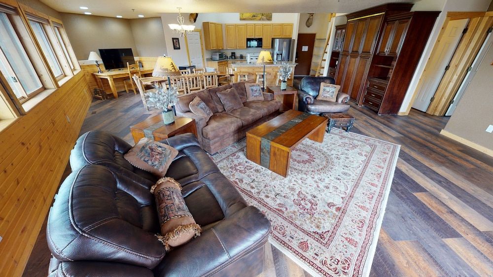 Luxury Apartment, 2 Bedrooms, Mountain View