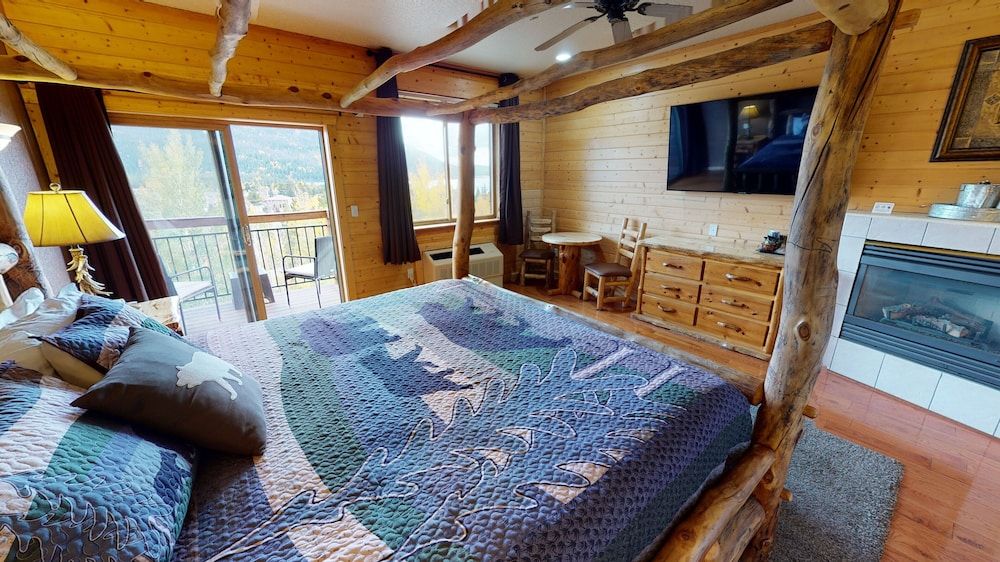 Luxury Room, 1 Bedroom, Fireplace, Mountain View