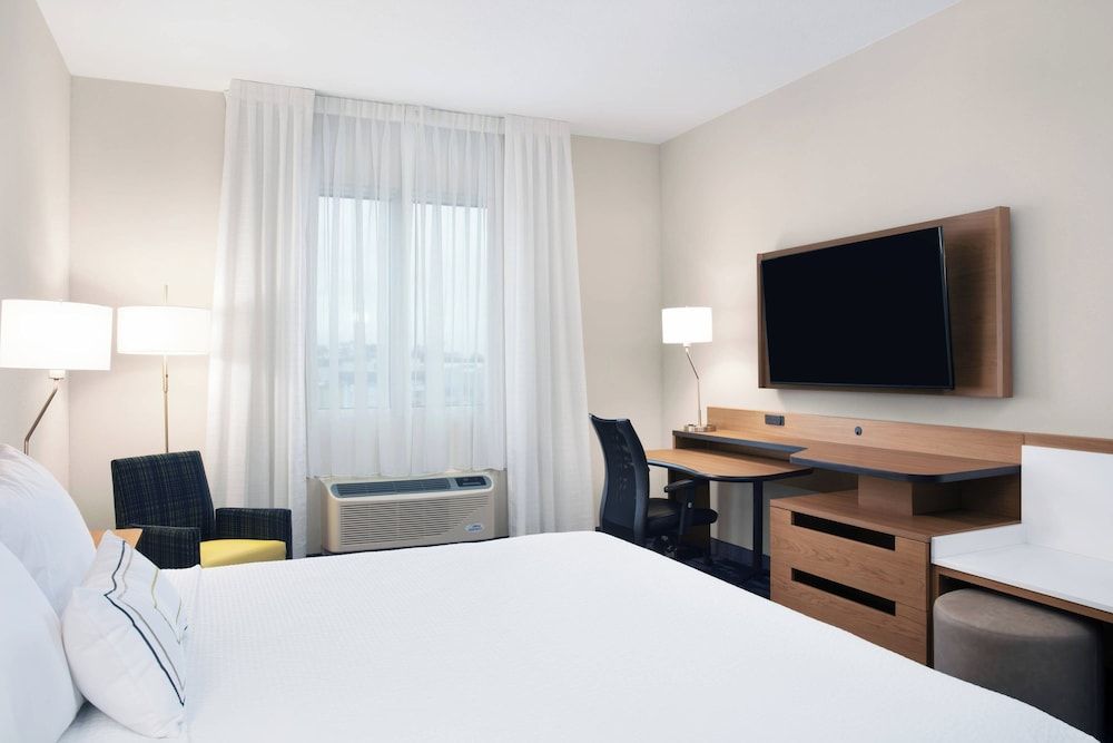 Room, 1 King Bed (Hearing Accessible)