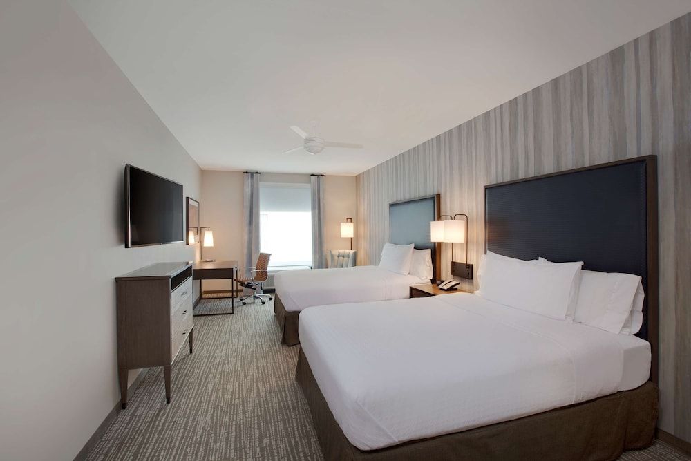 Suite, 1 Bedroom, Accessible (2 Queen Beds and 1 Queen Sofa Bed)