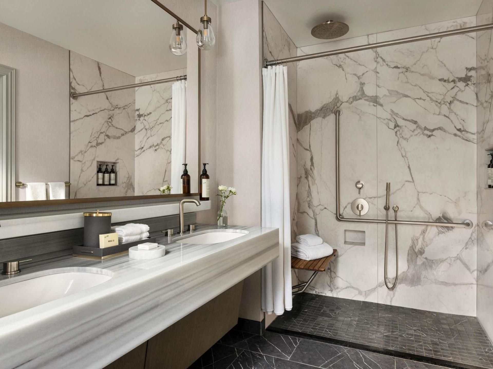 Deluxe Lake View King