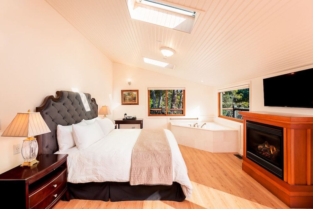 King Bed ADA (Pet Friendly)