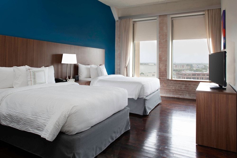 Studio, Multiple Beds (Hearing Accessible)