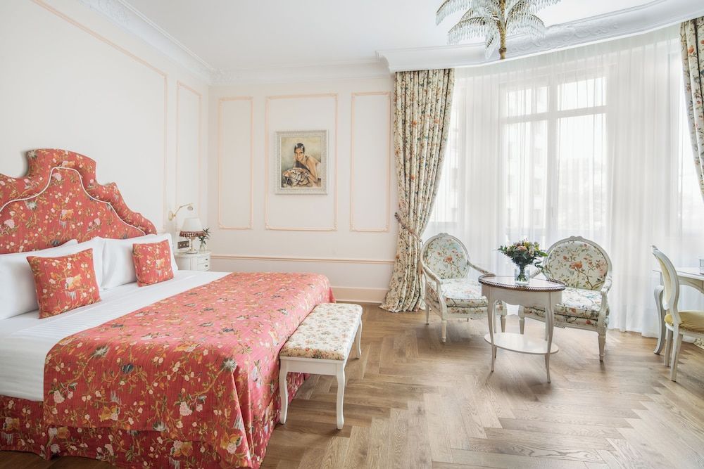 undefined Hotel El Palace Barcelona