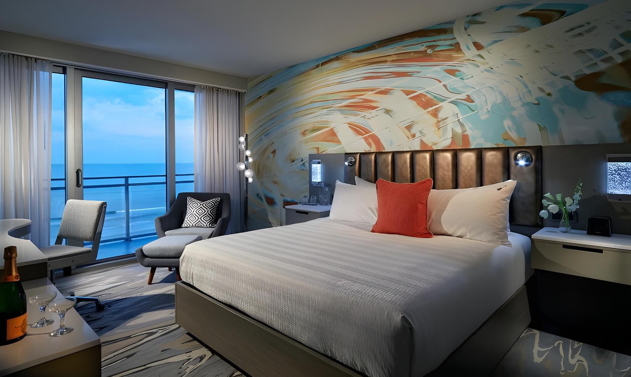 Ocean Front King w/Balcony ADA