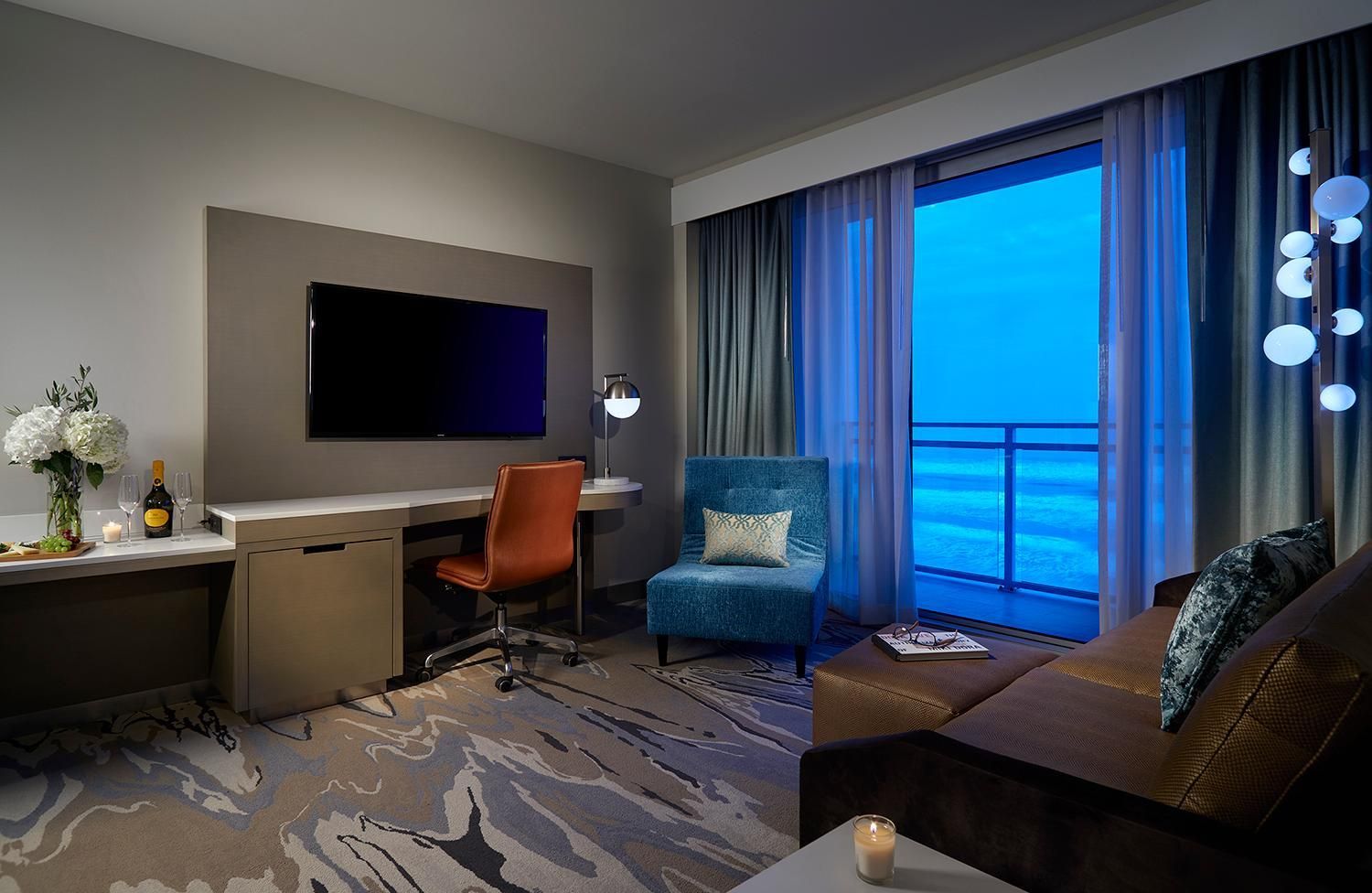 1 Bedroom Oceanfront King Suite