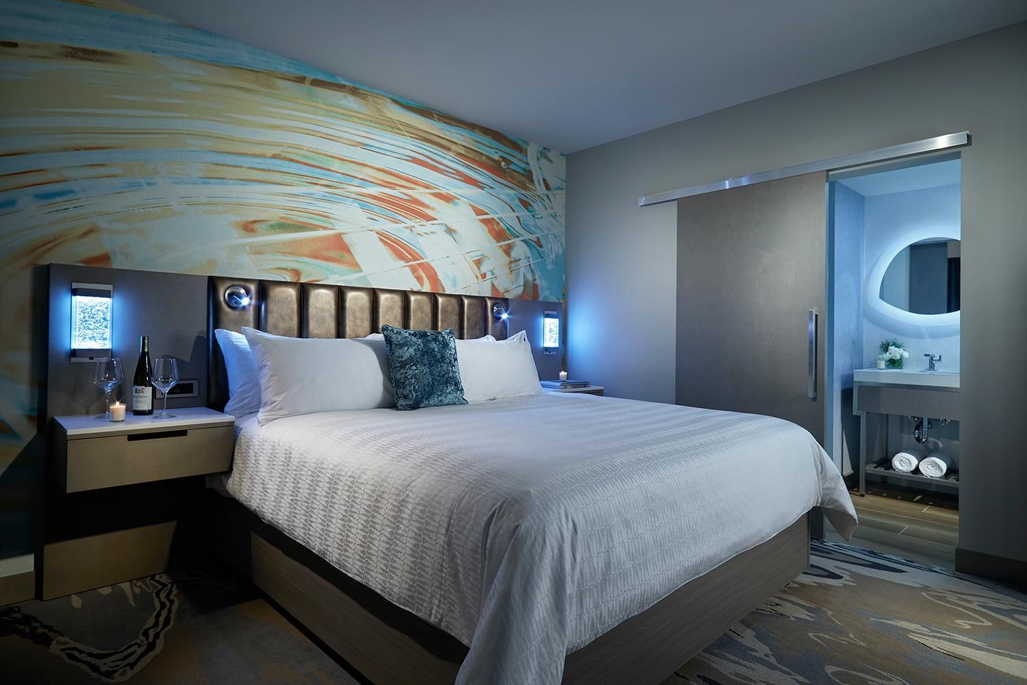 1 Bedroom Oceanfront King Suite