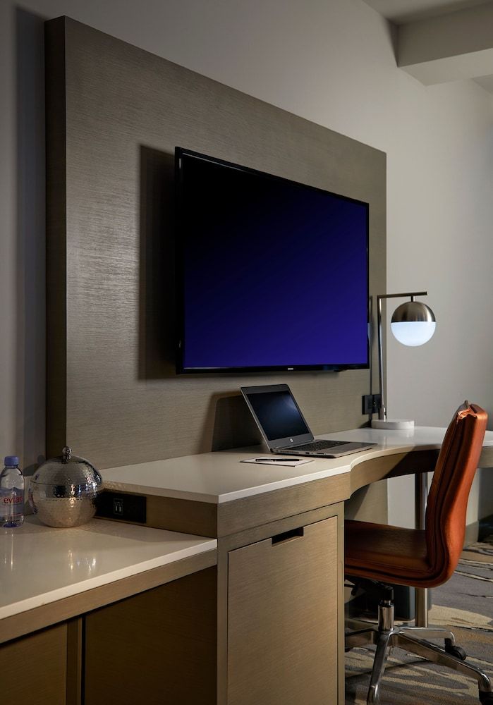 Hard Rock Hotel Daytona Beach Room, 1 King Bed, Oceanfront (Sun Porch) 4