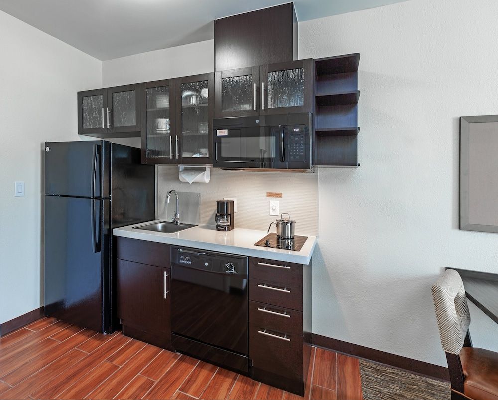 Candlewood Suites Houston North I45 by IHG Studio Suite, 1 Queen Bed, Kitchen 2