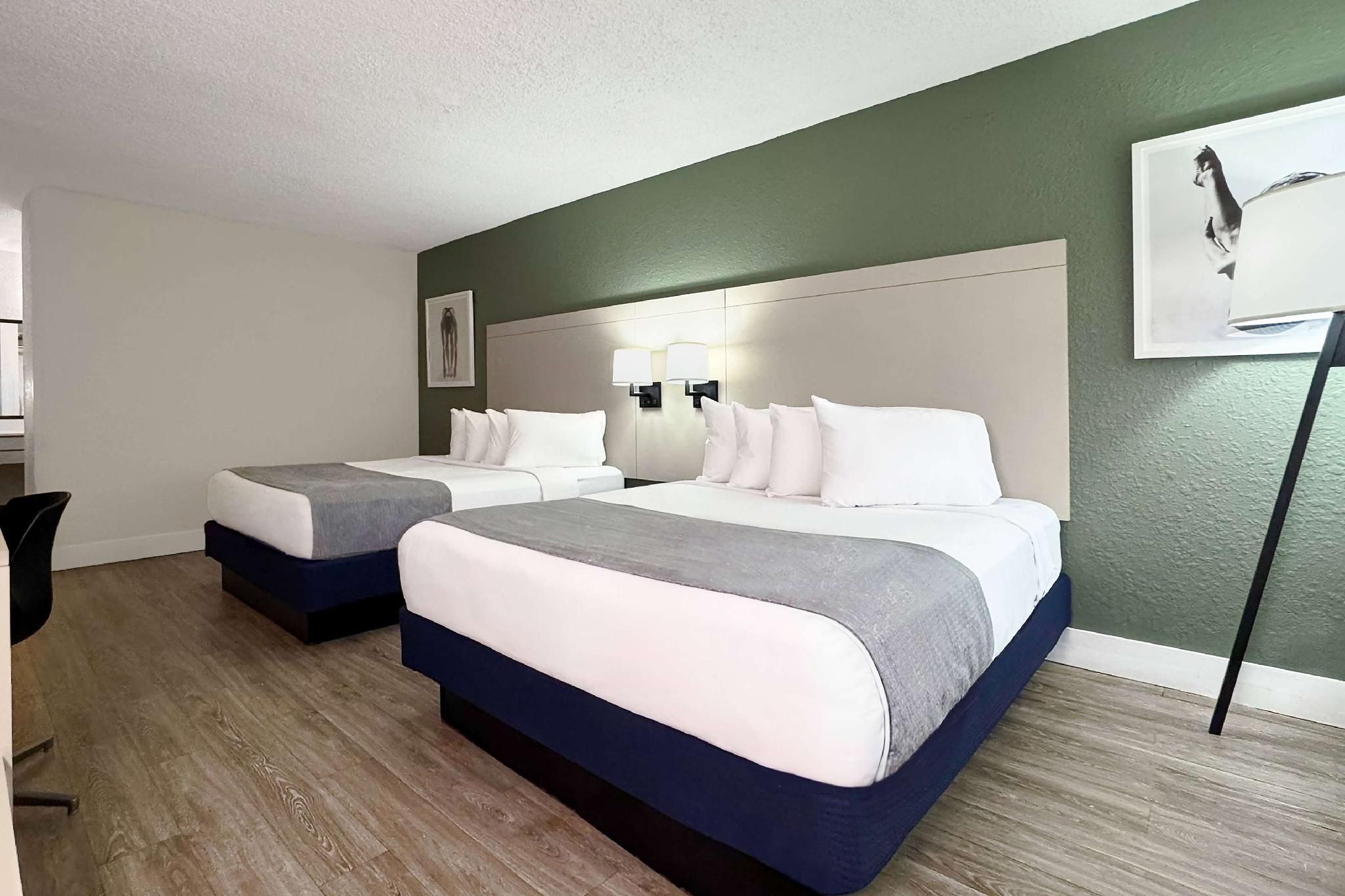 2 Queen Beds, Mobility Accessible Room, Roll-In Shower, Non-Smoking