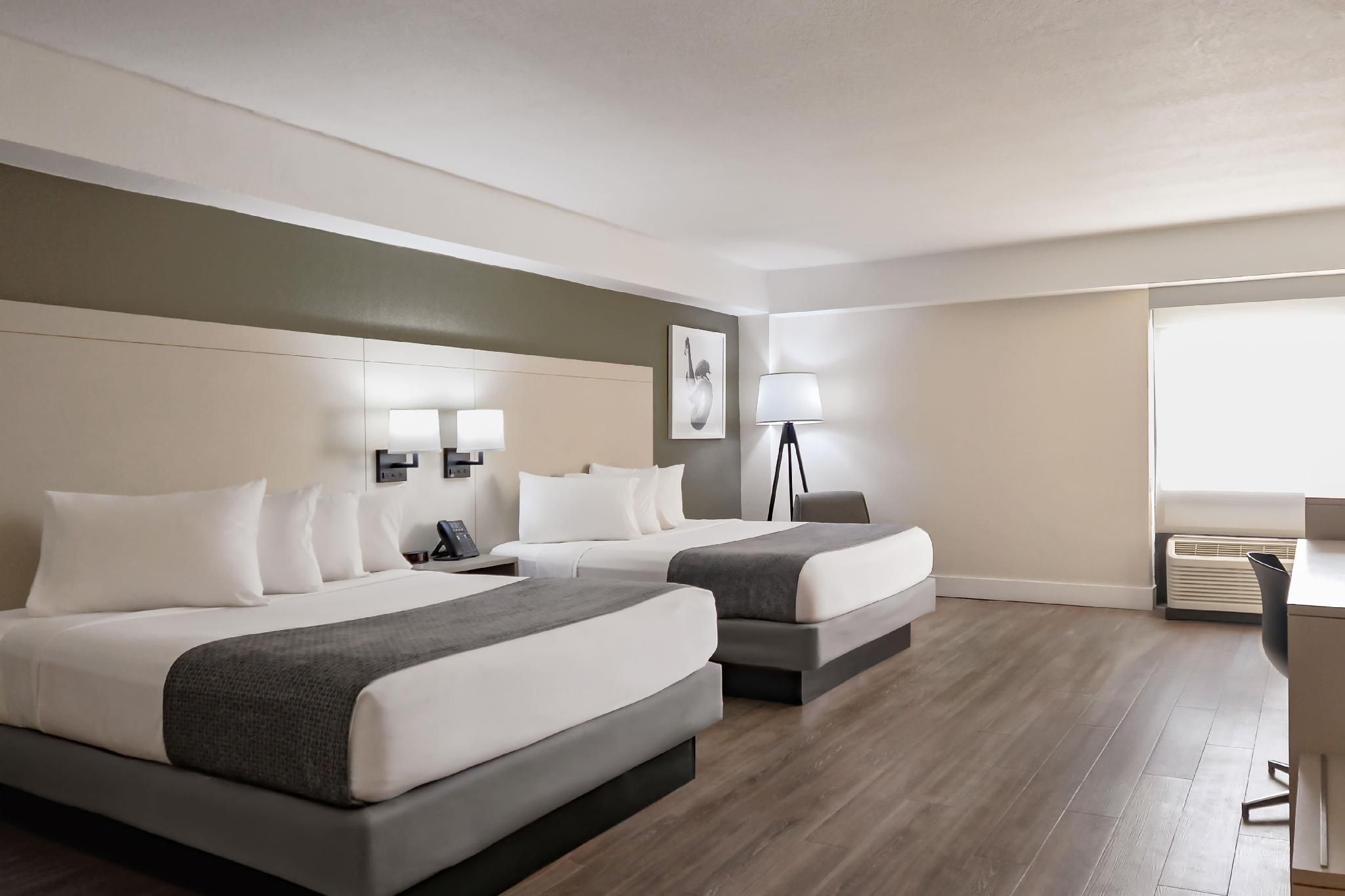 2 Queen Beds, Deluxe Tower Room, Non-Smoking