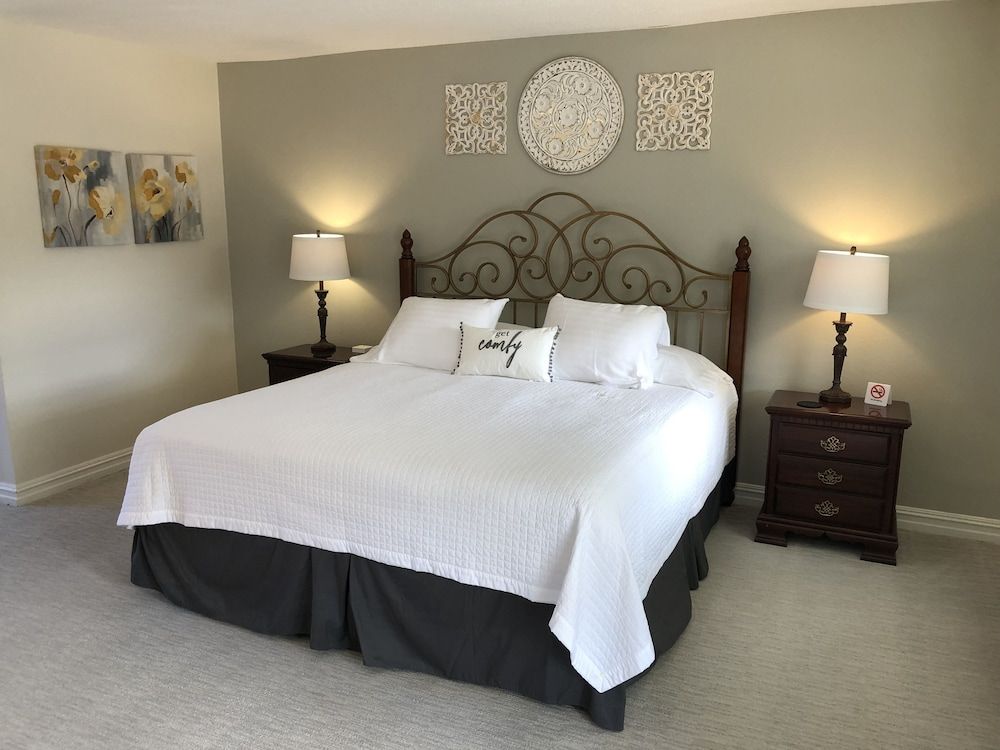 Room, Private Bathroom (11 - Olivia Ruffin Room - King - Mansion View - upstairs)