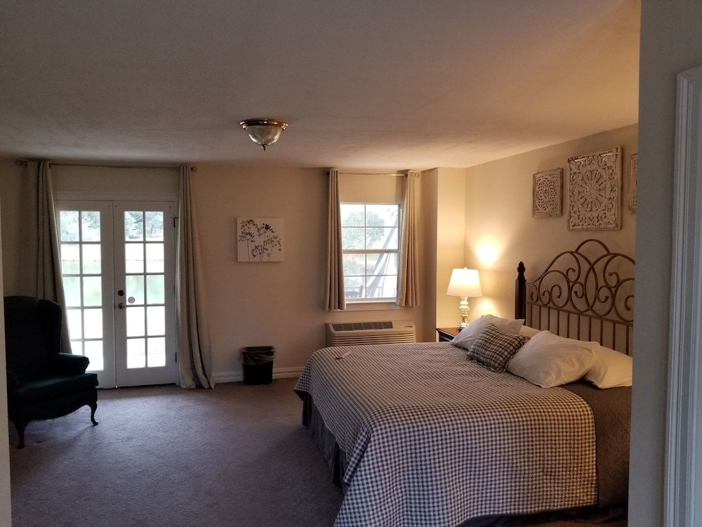 Room, Private Bathroom (12 - Eleanor Eliza Room - King - Mansion View - upstairs)