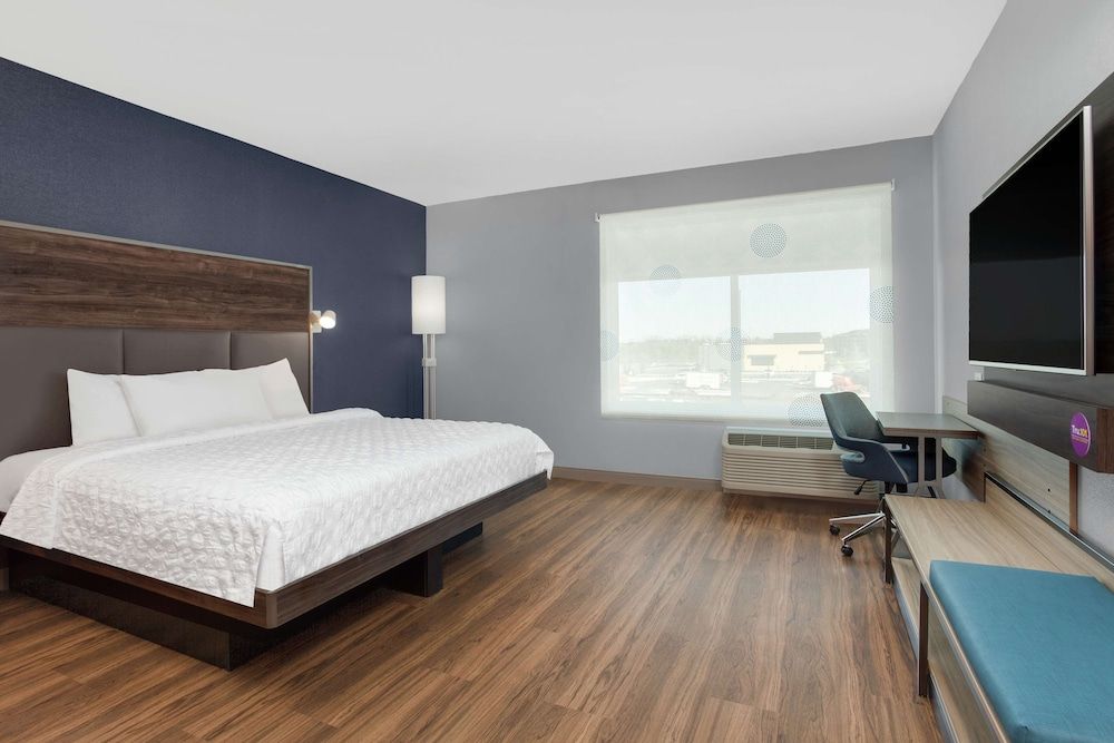 Room, 1 King Bed, Accessible (Hearing)