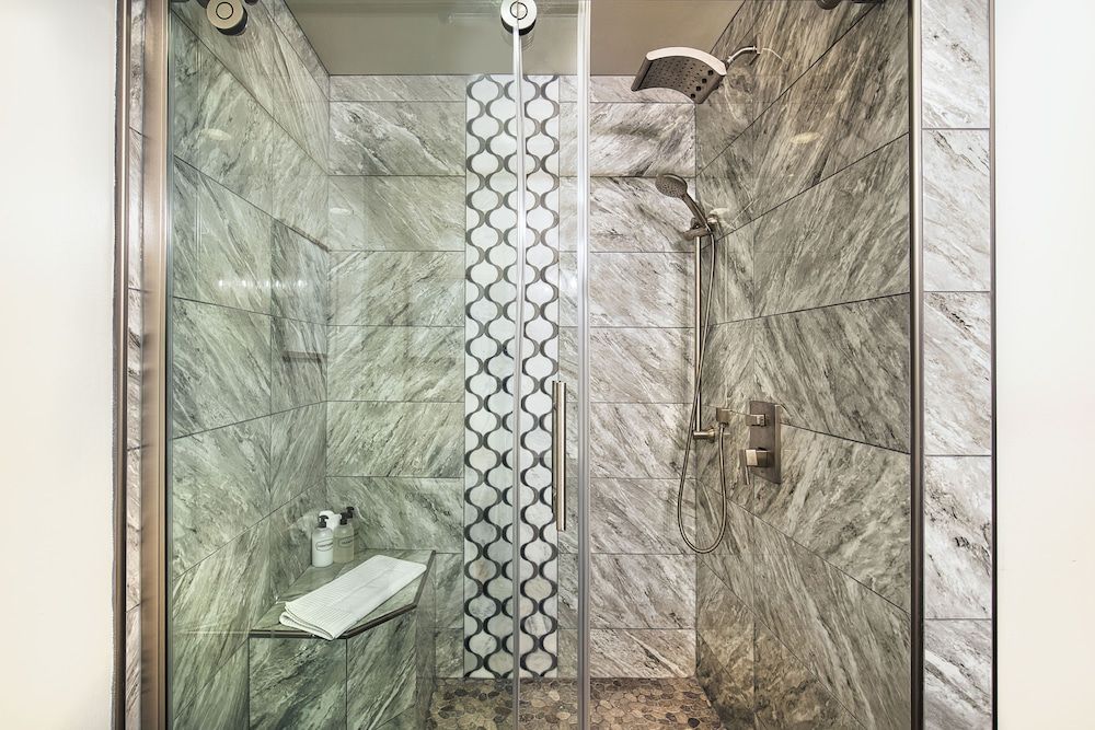 Europa Village Wineries and Resort Deluxe Room, 1 King Bed, Ensuite, Resort View 6