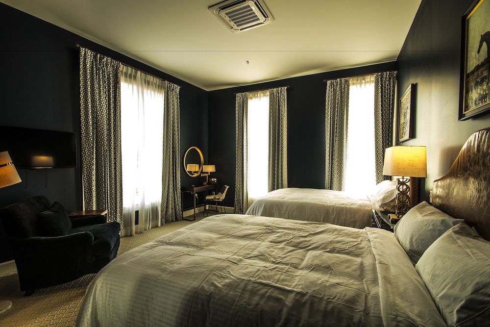 The Meadows Hotel Luxury Room, 2 Queen Beds 3