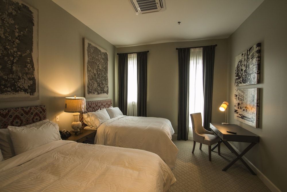 The Meadows Hotel Luxury Room, 2 Queen Beds 8