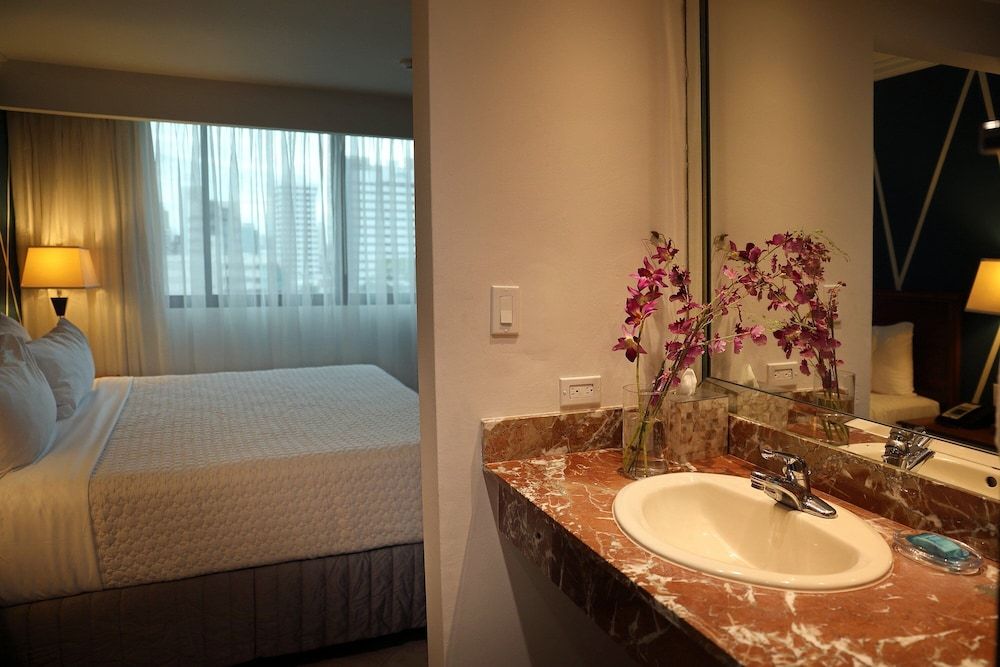 Suite, 1 Bedroom, Balcony