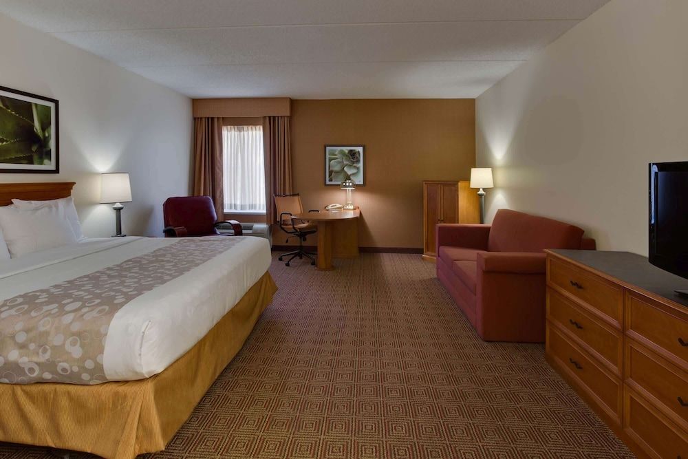 Deluxe Suite, 1 King Bed, Non Smoking