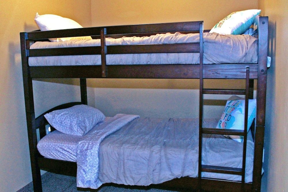 Heartland Inn and Suites Family Room