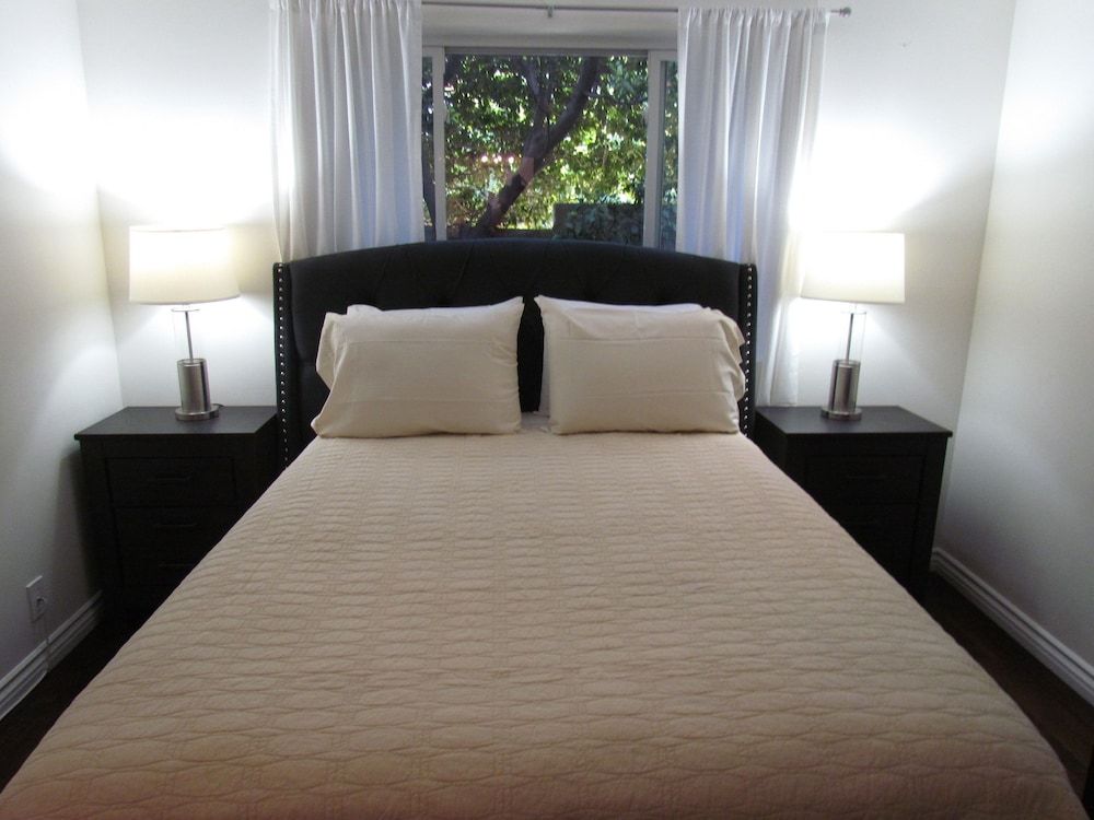 Deluxe Room, 5 Bedrooms, Pool View