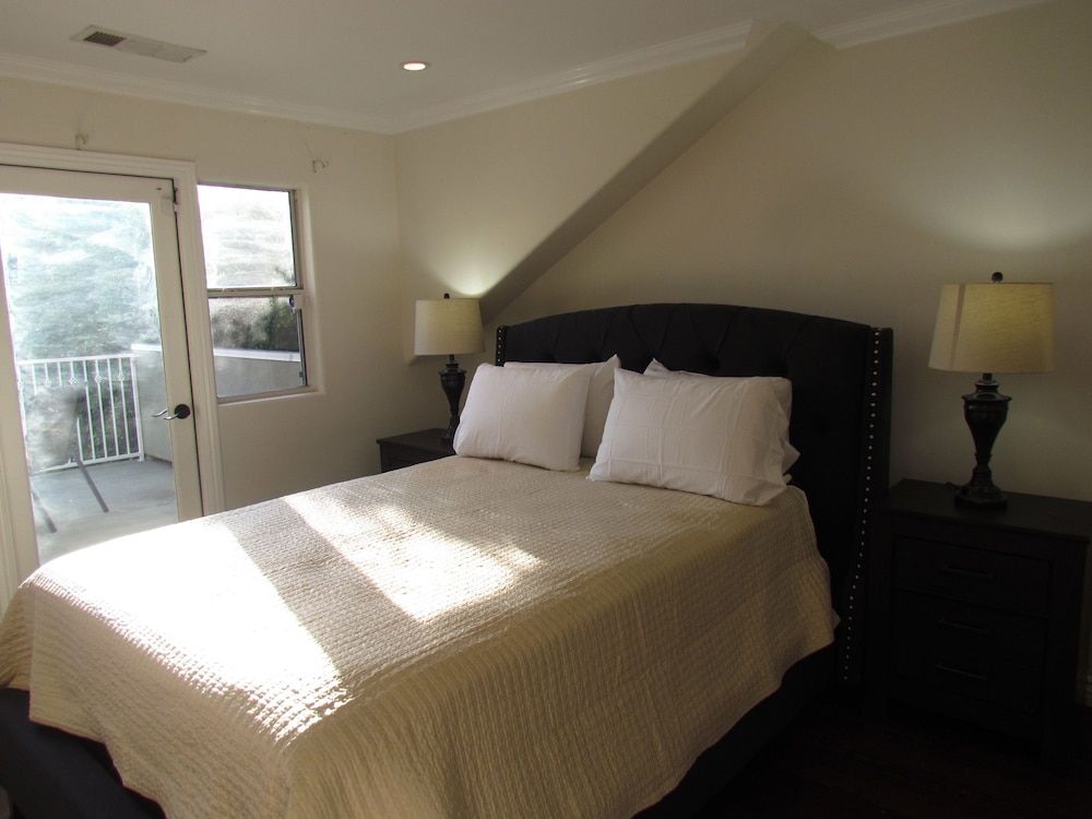 Deluxe Room, 5 Bedrooms, Pool View