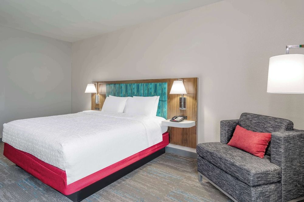 Room, 1 King Bed, Accessible (Hearing)