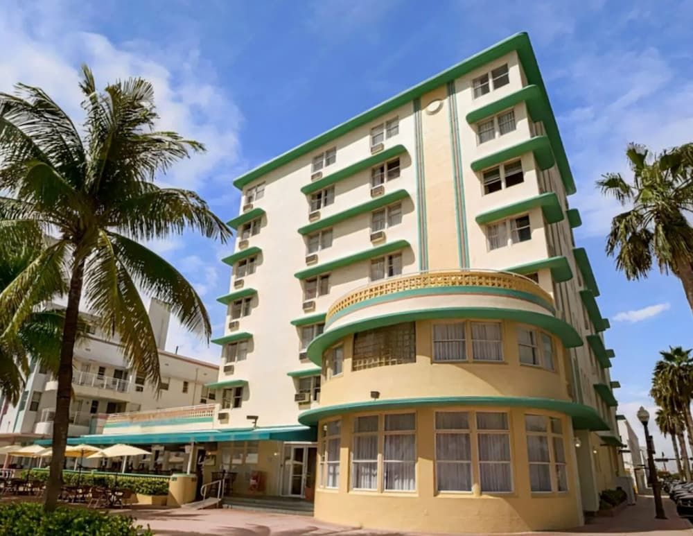 undefined Broadmore Miami Beach 6