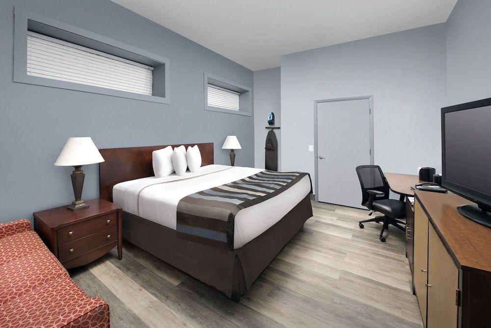 Deluxe Room, 1 King Bed