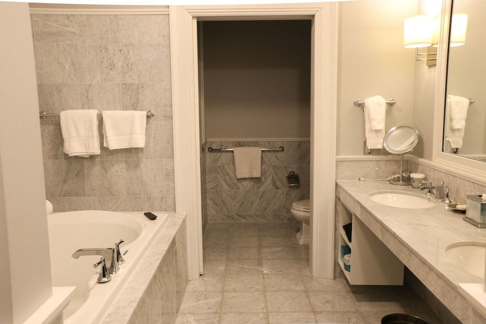 Suite (Kensington)