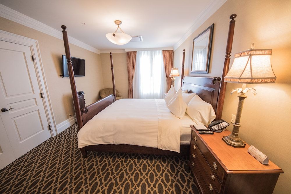 Suite (Kensington)