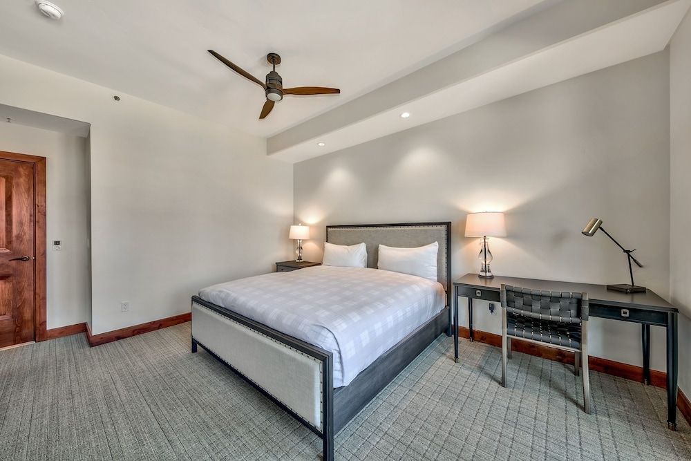 Room, 3 Bedrooms, Mountain View (Residence)