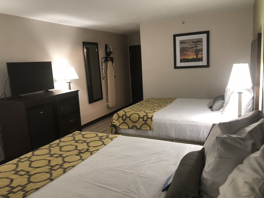 undefined Baymont by Wyndham Phoenix I-10 near 51st Ave 8