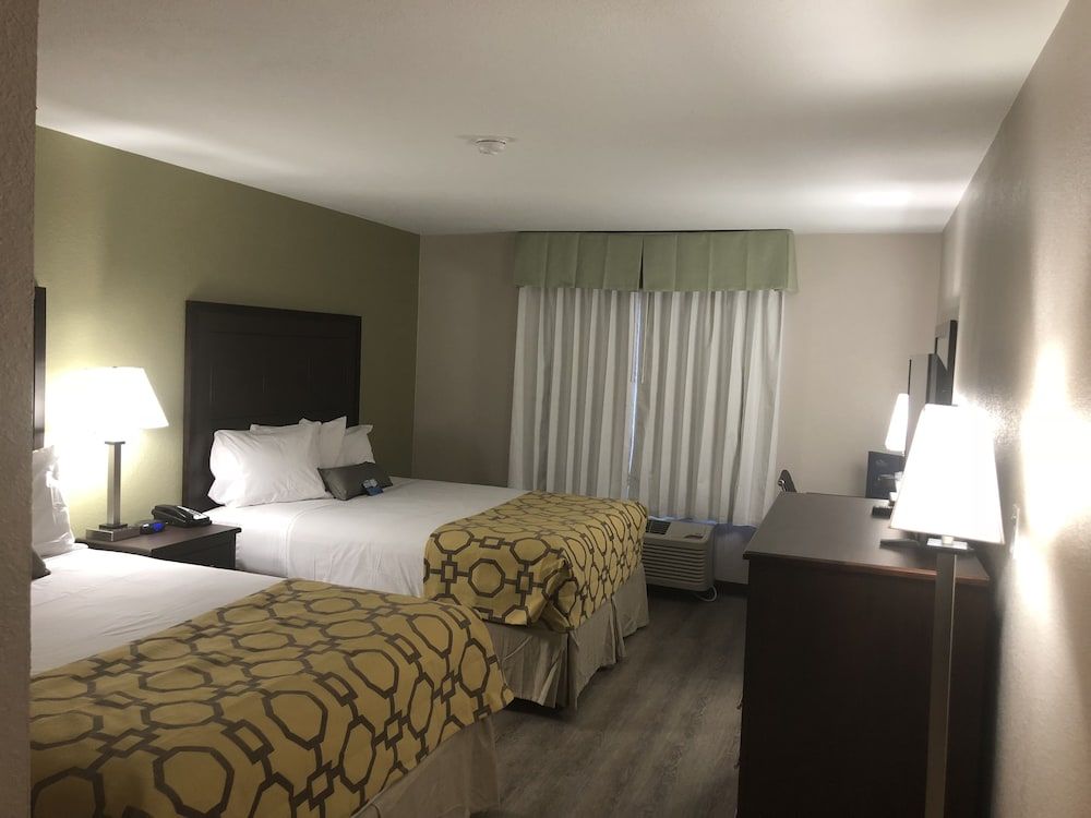 undefined Baymont by Wyndham Phoenix I-10 near 51st Ave 10