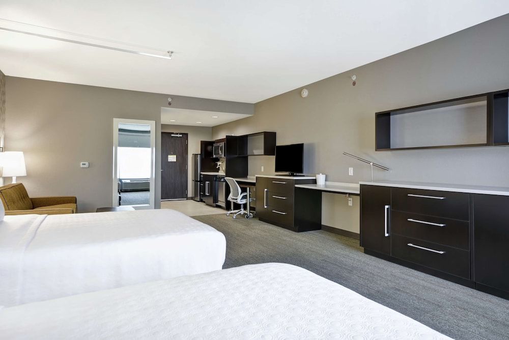 Studio, 2 Queen Beds, Corner