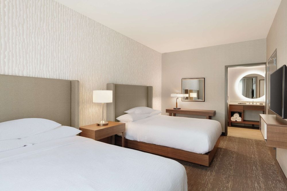 Suite, 2 Queen Beds, Accessible, Bathtub