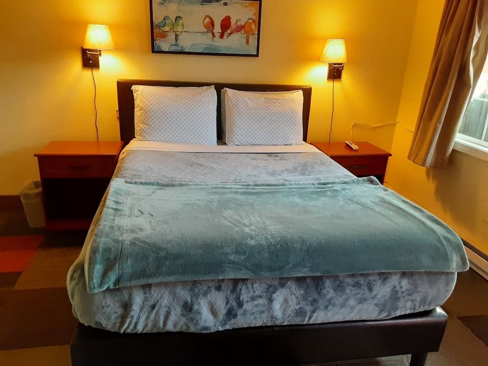 Shiny Motel Single Room, 1 Queen Bed, Non Smoking 6