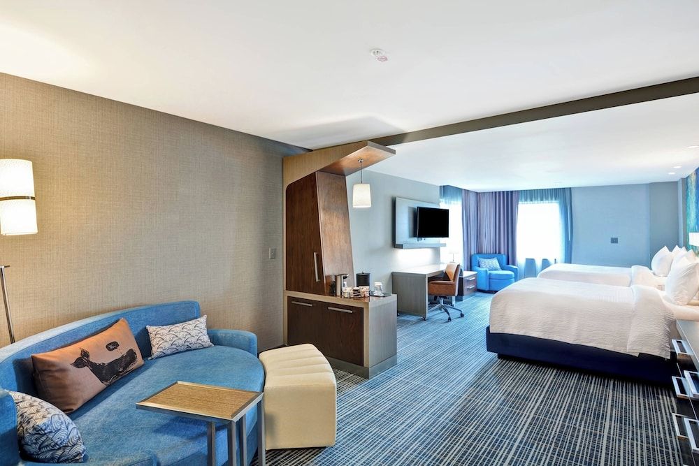 Room, Multiple Beds (Mobility/Hearing Accessible, Tub)