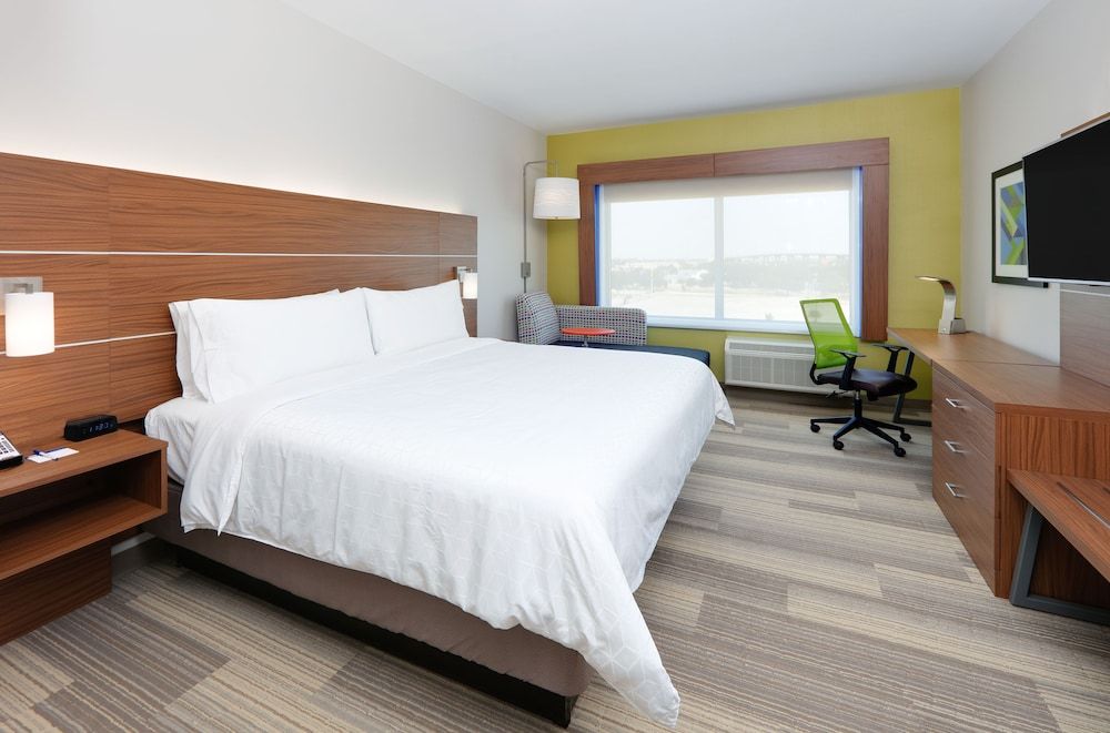 Standard Room, 2 Queen Beds (Hearing)