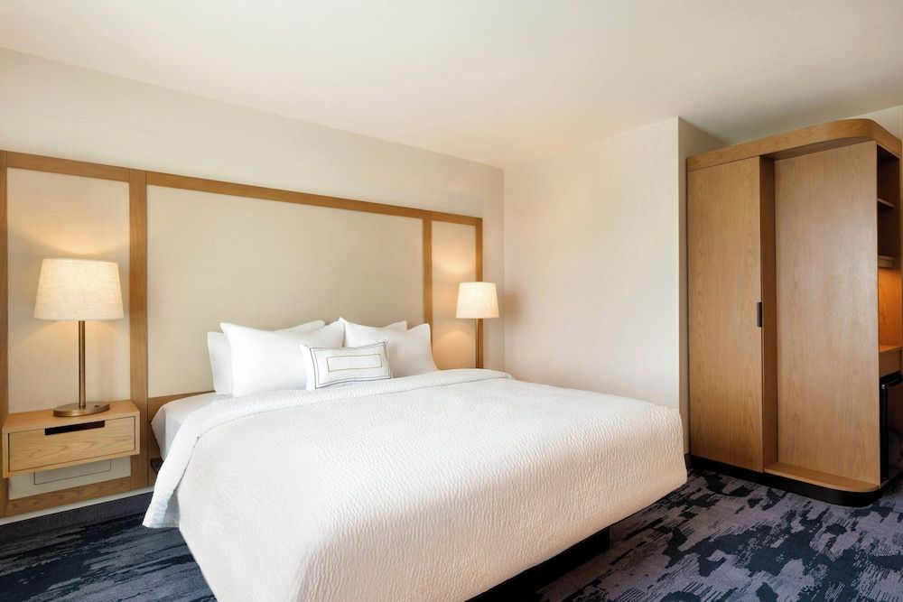Room, 2 Queen Beds (Mobility Accessible, Tub)