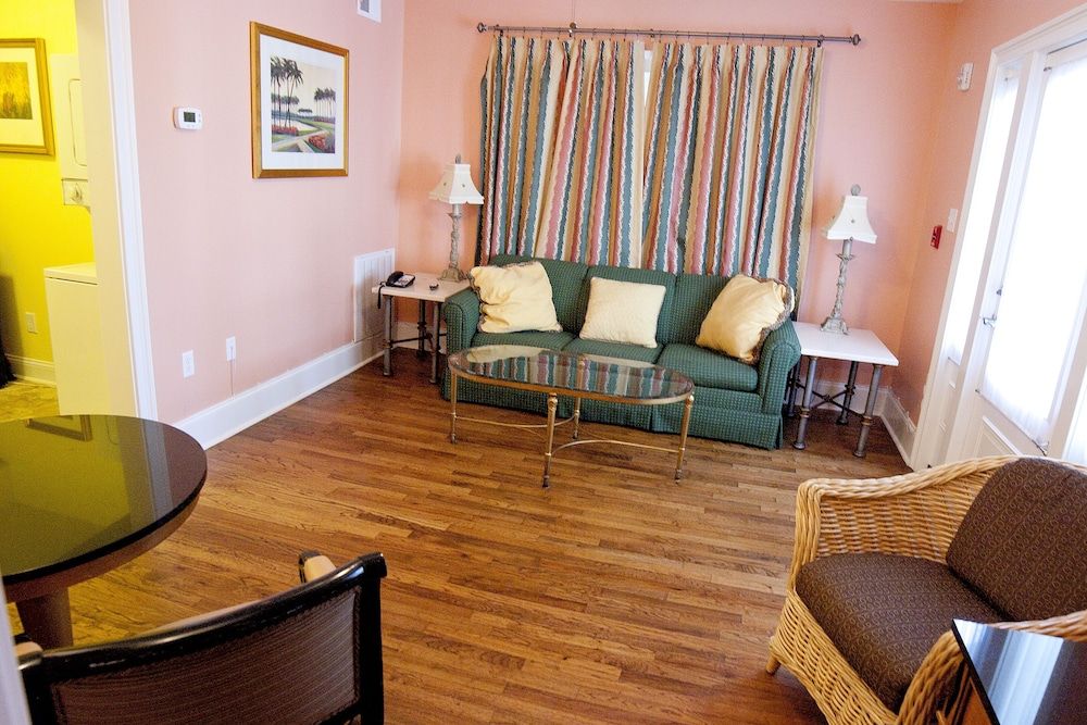 DeSoto Beach Gardens Economy Suite, 1 Bedroom, Non Smoking, Pool Access 8