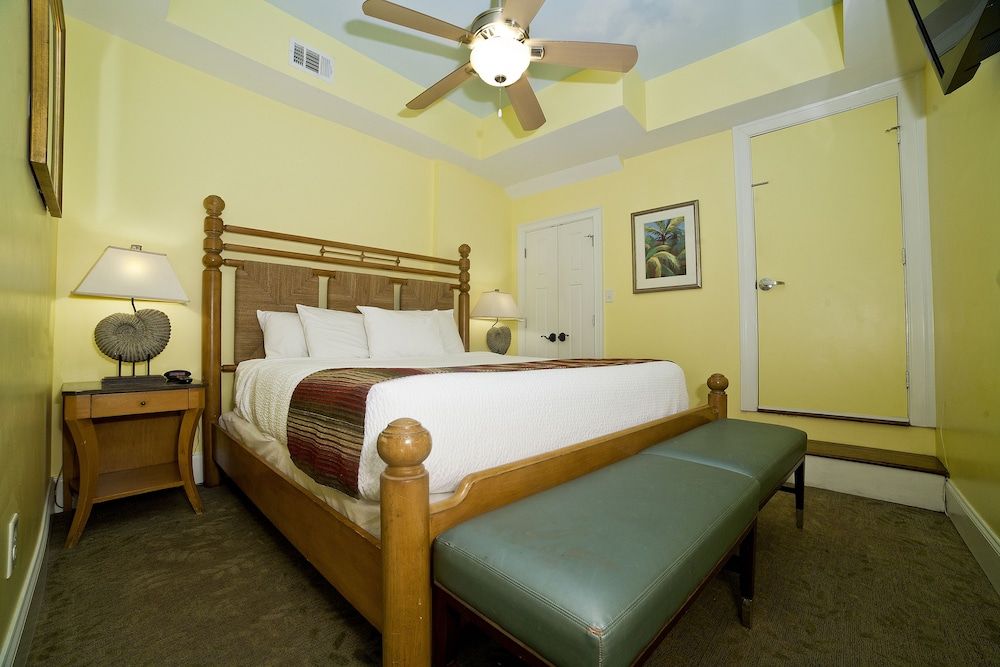 DeSoto Beach Gardens Deluxe Suite, 1 Bedroom, Non Smoking, Kitchenette 2